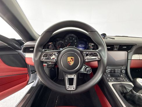 Used 2018 Porsche 911 Targa 4 GTS image 10