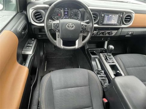 Used 2017 Toyota Tacoma SR5 image 14