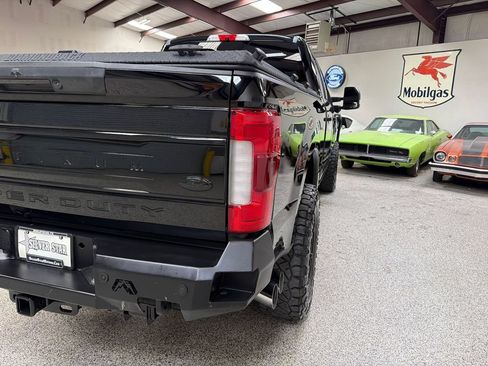 Used 2017 Ford F250 Platinum w/ Platinum Ultimate Package AWD/4WD image 16