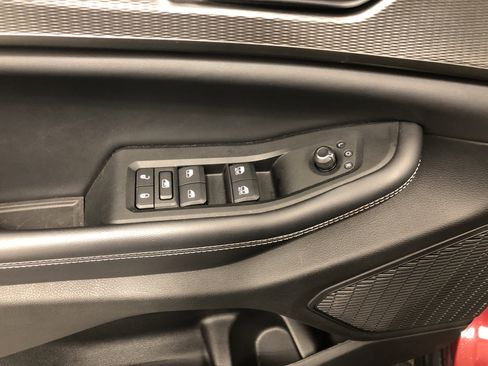 Certified 2023 Jeep Grand Cherokee Altitude image 18