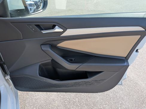 Used 2019 Volkswagen Jetta SE FWD image 34