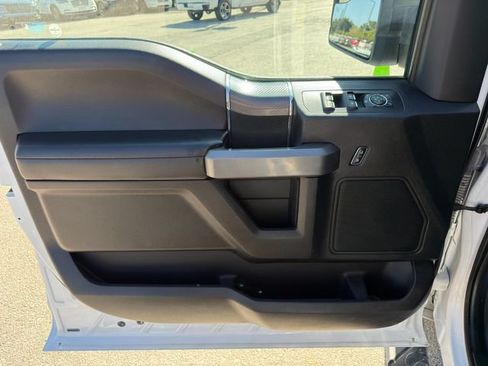 Used 2018 Ford F150 XLT w/ Equipment Group 302A Luxury AWD/4WD image 17