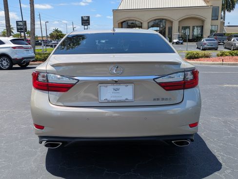 Used 2017 Lexus ES 350 w/ Luxury Package FWD image 5