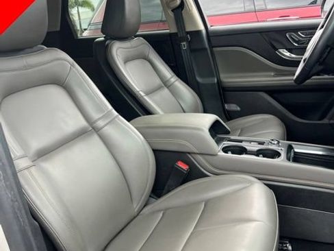Used 2023 Lincoln Corsair FWD image 5
