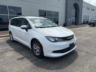 Used 2018 Chrysler Pacifica Touring w/ Tire & Wheel Group