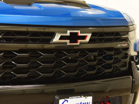 Used 2022 Chevrolet Silverado 1500 ZR2 w/ Technology Package AWD/4WD image 11