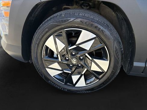 Used 2025 Hyundai Kona SEL FWD image 11