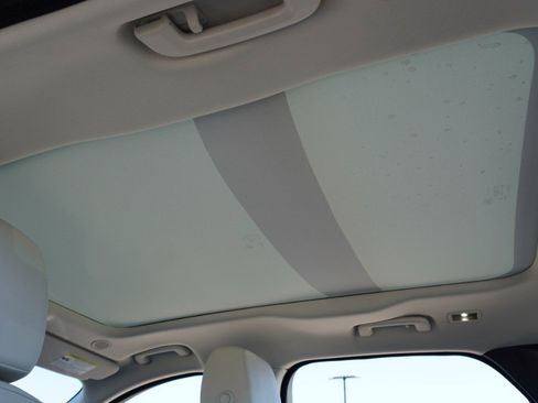 Used 2021 Jaguar F-PACE S image 33