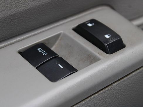 Used 2014 Ford E-350 and Econoline 350 Super Duty w/ Power Windows & Locks Group image 17