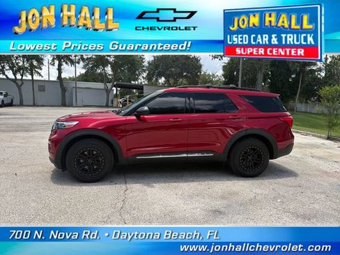 Used 2020 Ford Explorer XLT w/ Equipment Group 202A AWD/4WD image 4