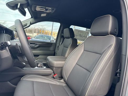 New 2026 GMC Yukon XL Elevation w/ LPO, Elevation Black Package image 19