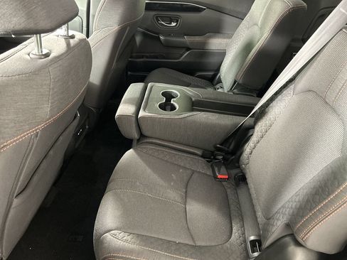 Used 2025 Honda Pilot Sport image 23