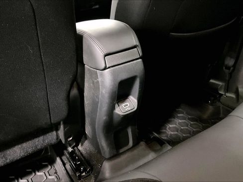 Used 2018 Jeep Renegade Altitude w/ Advanced Technology Group image 30