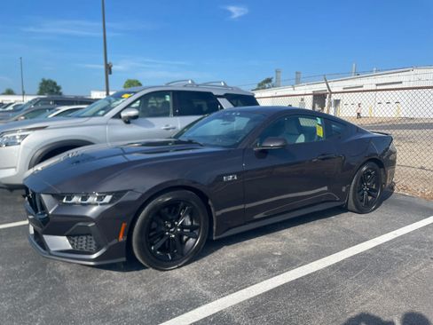 Used 2024 Ford Mustang GT RWD image 1