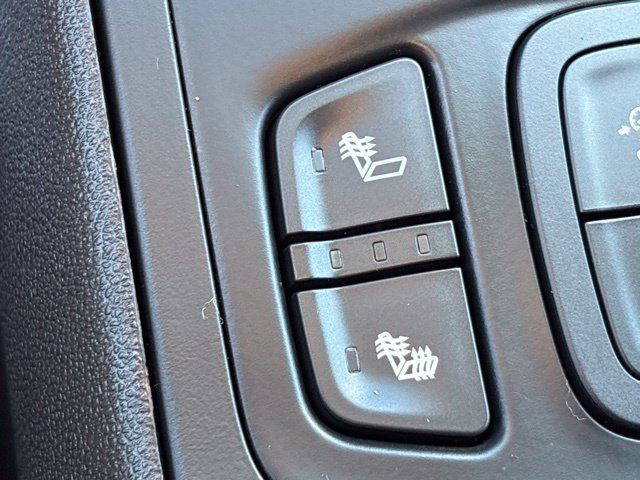 Used 2024 GMC Terrain SLE w/ Driver Convenience Package FWD image 18