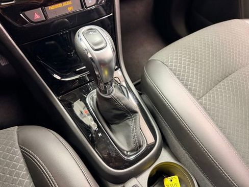 Certified 2022 Buick Encore Preferred w/ Safety Package image 18