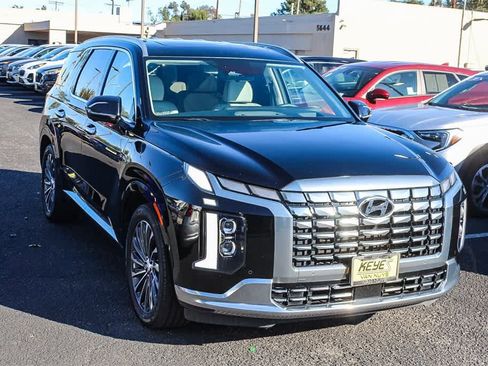 Used 2023 Hyundai Palisade Calligraphy w/ Cargo Package image 3