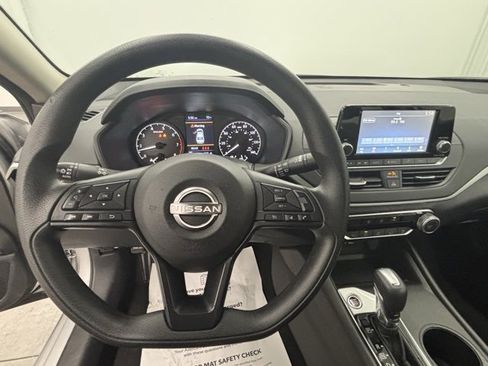 Used 2024 Nissan Altima 2.5 S image 12