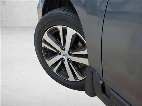 Used 2018 Subaru Outback 2.5i Limited AWD/4WD image 10