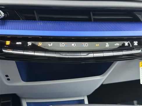 New 2026 Cadillac Optiq Luxury 1 image 29