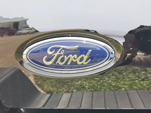 Certified 2025 Ford F250 Platinum w/ Tremor Off-Road Package AWD/4WD image 33