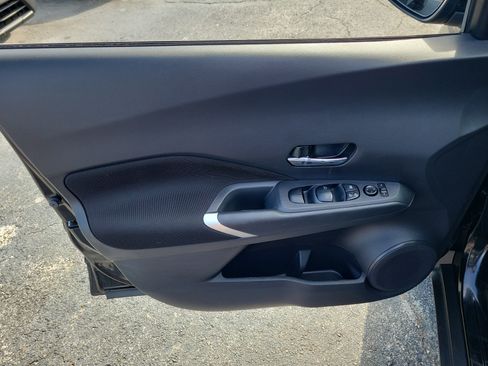 Certified 2024 Nissan Kicks SV FWD image 9