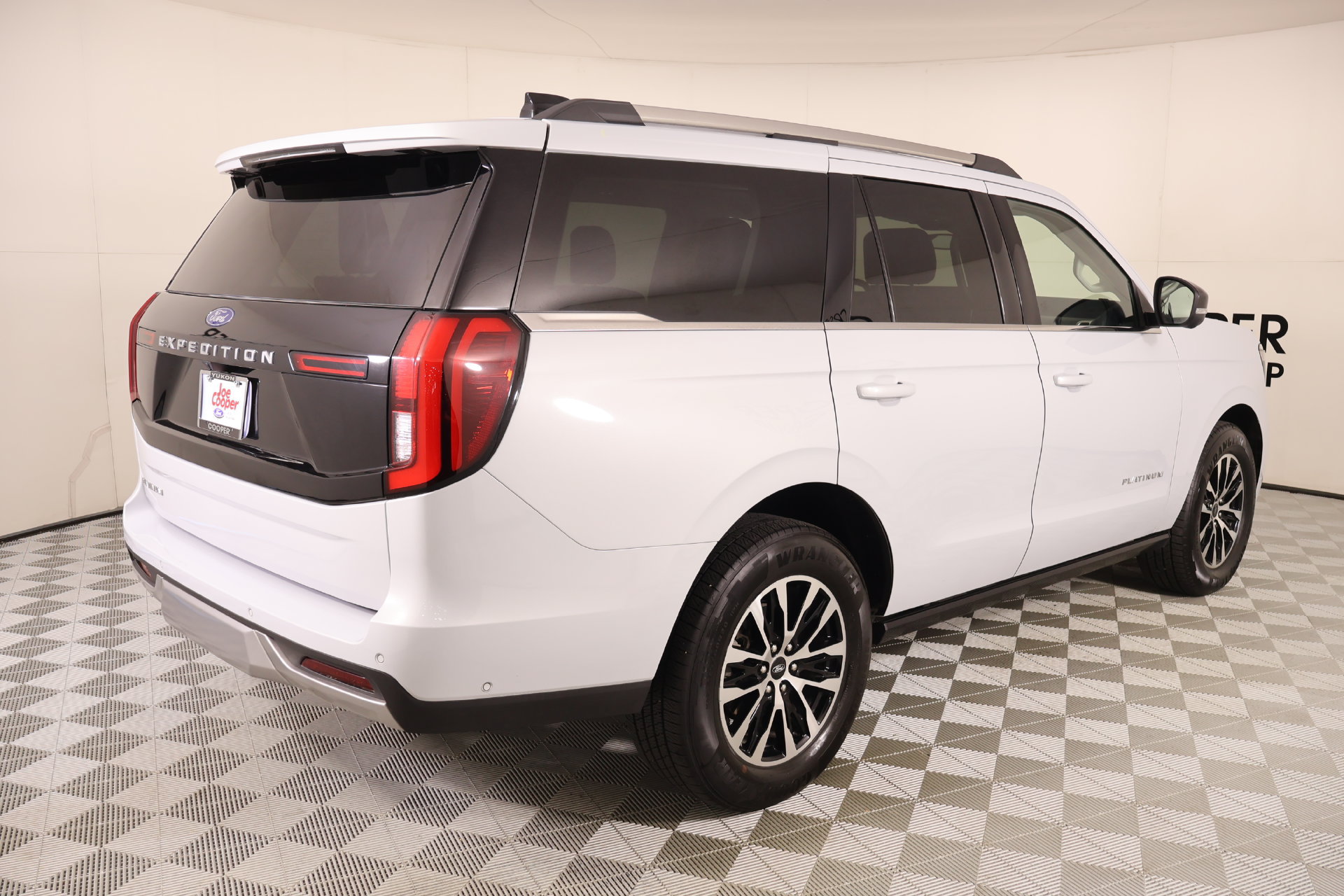 Used 2025 Ford Expedition Platinum AWD/4WD image 23