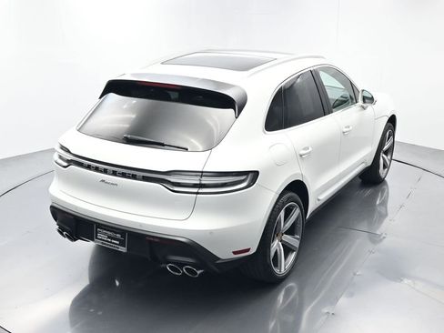 Certified 2025 Porsche Macan AWD/4WD image 39