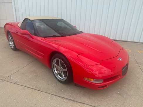 Used 2003 Chevrolet Corvette Convertible w/ Preferred Equipment Group1 RWD image 2