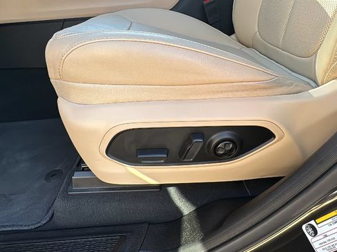 Used 2024 Jeep Grand Cherokee L Limited w/ Luxury Tech Group II AWD/4WD image 10
