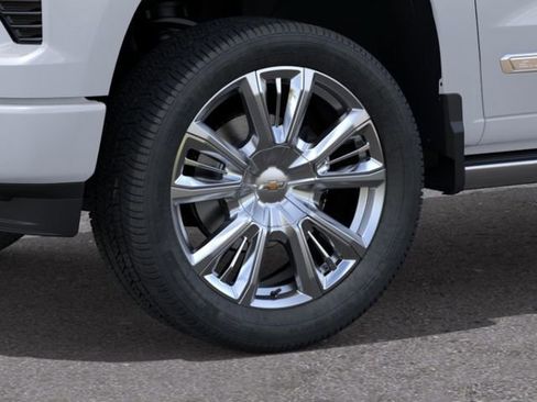 New 2026 Chevrolet Silverado 1500 High Country AWD/4WD image 9