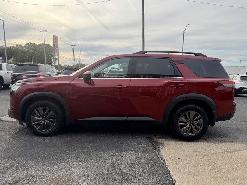 Used 2022 Nissan Pathfinder SV w/ SV Premium Package AWD/4WD image 5