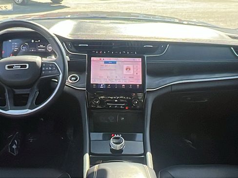 Used 2021 Jeep Grand Cherokee L Limited image 24