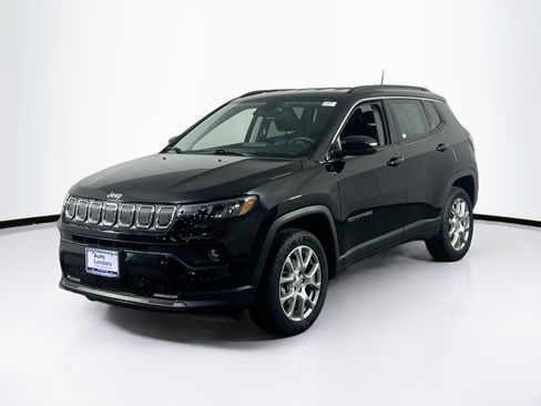 Used 2022 Jeep Compass Latitude AWD/4WD image 1