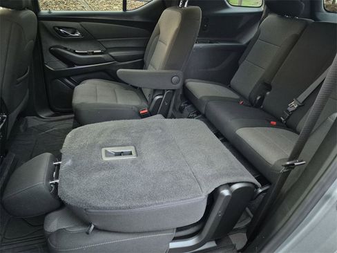 Used 2023 Chevrolet Traverse LT w/ LPO, Floor Liner Package image 30