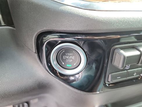 Used 2025 Chevrolet Silverado 3500 LT image 29