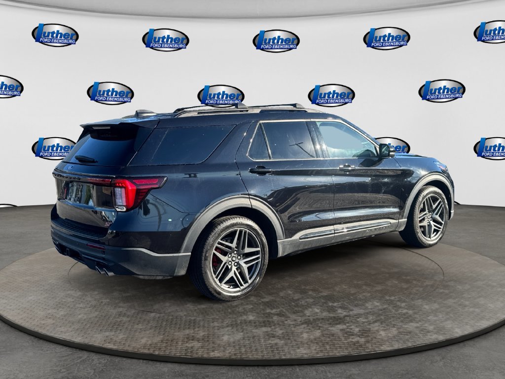 Used 2025 Ford Explorer ST AWD/4WD image 5