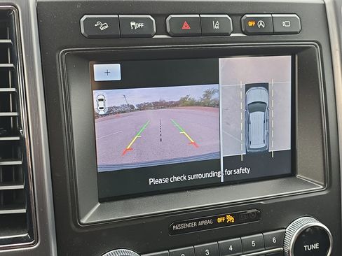 Used 2020 Ford Expedition Platinum image 18