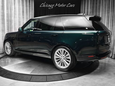 Used 2025 Land Rover Range Rover Long Wheelbase SE AWD/4WD image 3