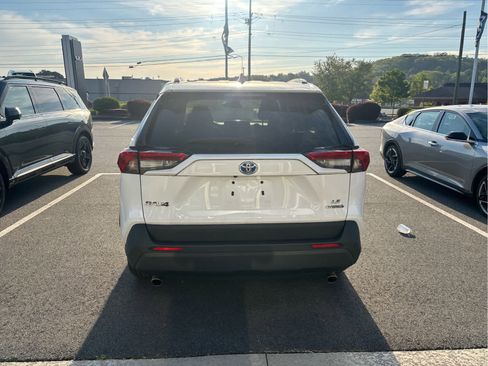 Used 2023 Toyota RAV4 LE image 4