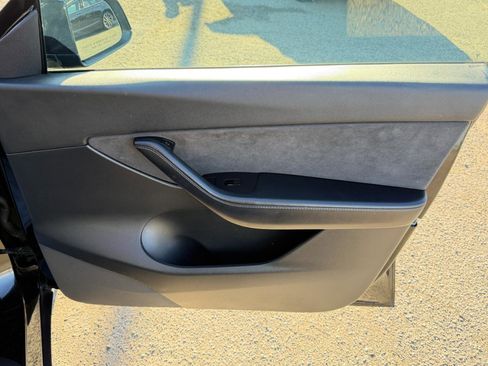 Used 2021 Tesla Model Y Long Range AWD/4WD image 46