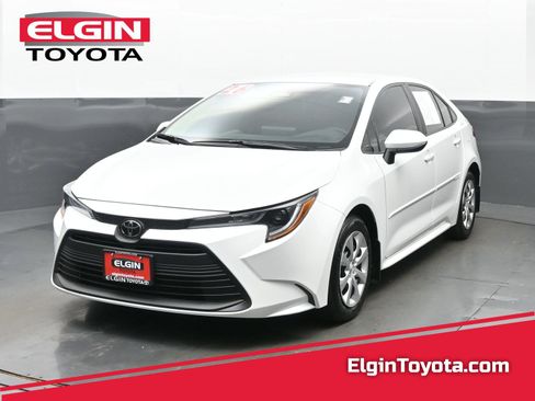 Used 2026 Toyota Corolla LE FWD image 1