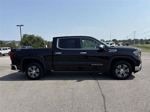 Used 2025 GMC Sierra 1500 SLT AWD/4WD image 5