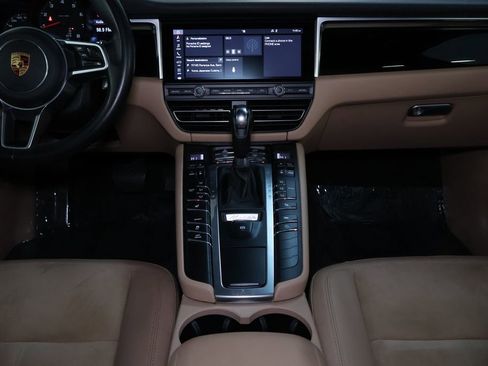 Used 2019 Porsche Macan image 18