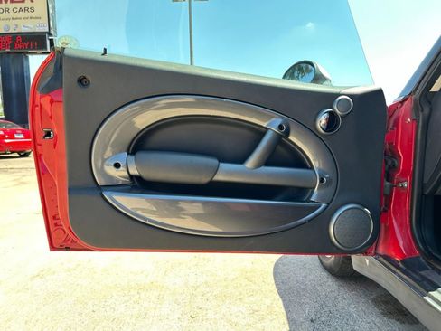 Used 2003 MINI Cooper Hardtop image 9