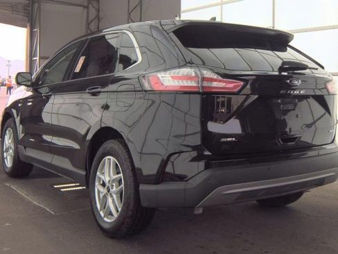 Used 2023 Ford Edge SEL image 4