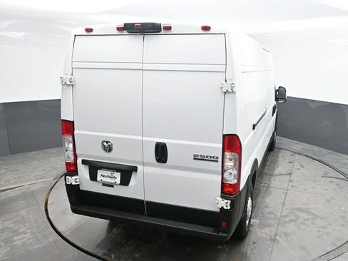 Used 2025 RAM ProMaster 2500 w/ Convenience Group image 31