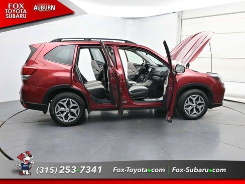 Used 2020 Subaru Forester Premium AWD/4WD image 40