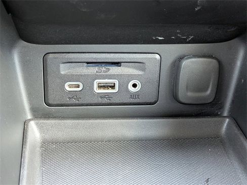 Used 2023 GMC Terrain SLT image 24