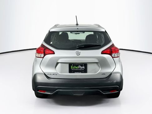 Used 2018 Nissan Kicks SV FWD image 7